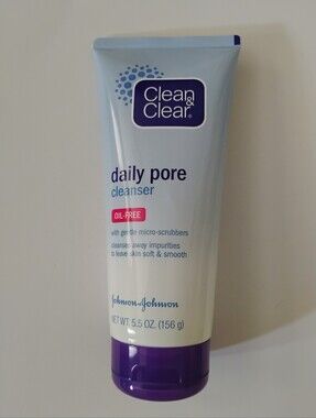 Clean & Clear Daily Pore Cleanser Gentle Micro Scrubbers Oil Free Smooth 5.5 oz